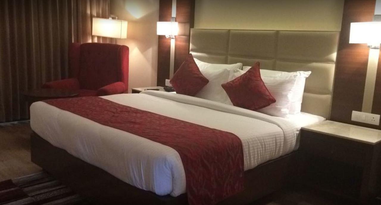 Continent Hotel Nawanshahr Nawāshahr Extérieur photo