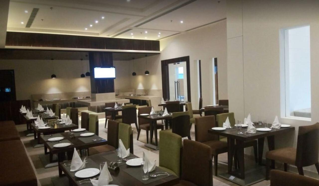 Continent Hotel Nawanshahr Nawāshahr Extérieur photo