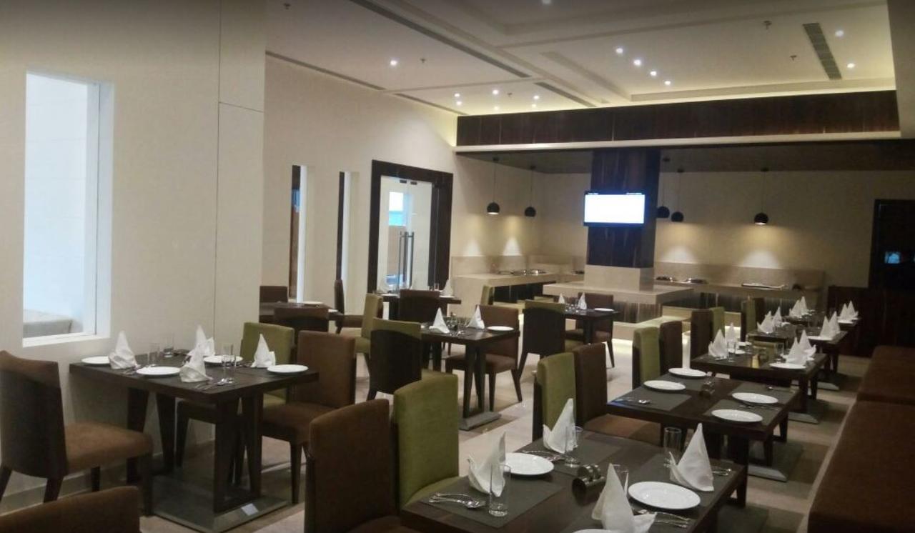 Continent Hotel Nawanshahr Nawāshahr Extérieur photo