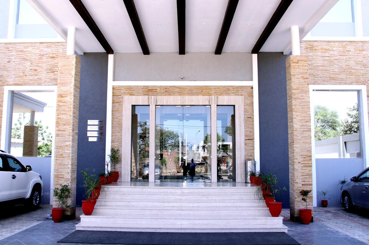 Continent Hotel Nawanshahr Nawāshahr Extérieur photo